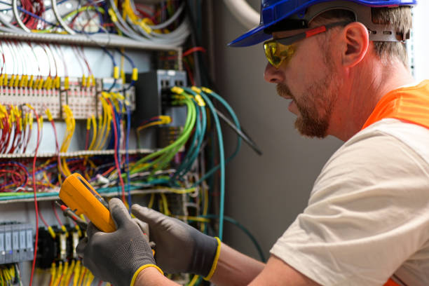 Best Affordable Emergency Electrician  in Newburg, WI
